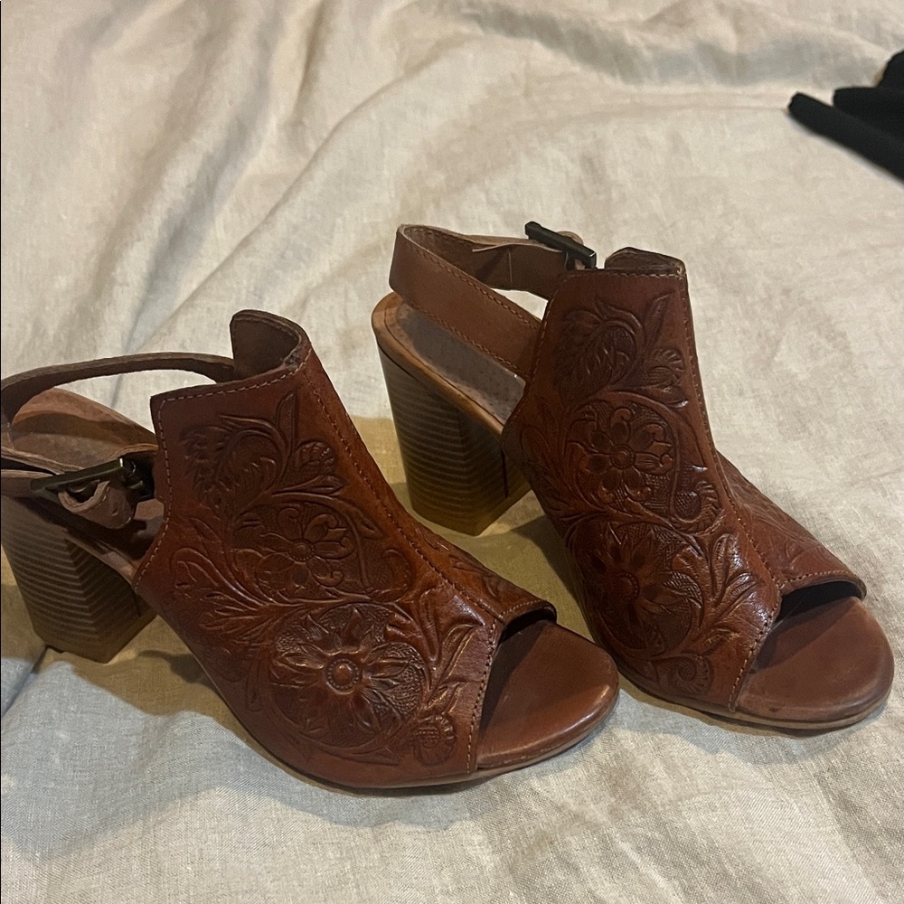 Roper Tan Embossed Heeled Sandals